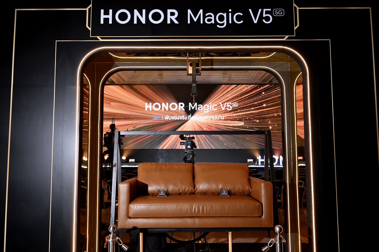 HONOR Magic V5