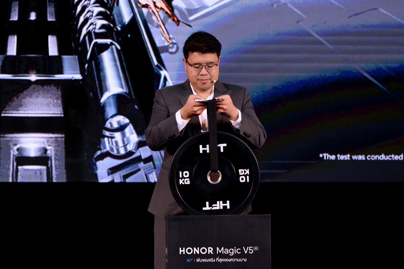 HONOR Magic V5
